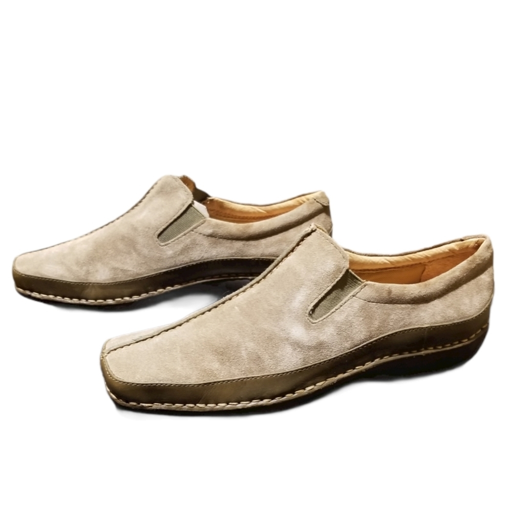 Women's ROCKPORT Khaki Suede Loafers (Size 7M)